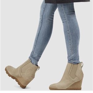 Sorel Joan Uptown Chelsea Women’s Sz 10 Sandy Tan Waterproof Wedge Boots Neutral